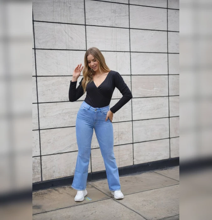 Flared Jeans