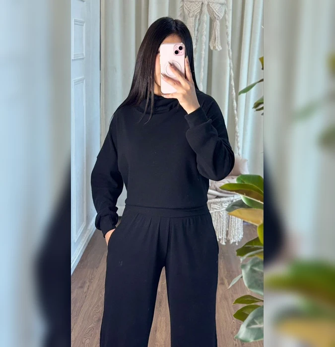 Polera Y Buzo Conjunto Cuello Arriba DIVAS Negro